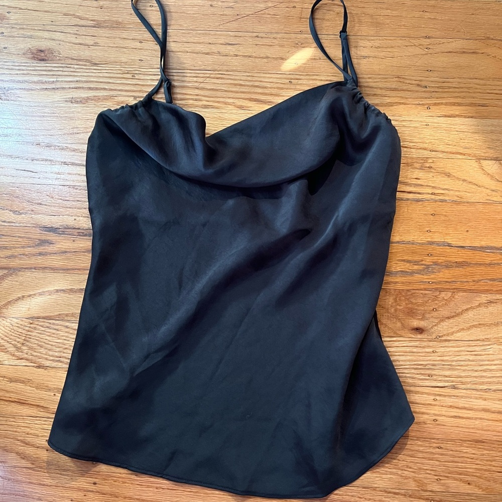 Aritzia Wilfred silky shirt